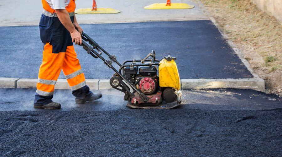Professional gutter cleaning in Halsey, OR